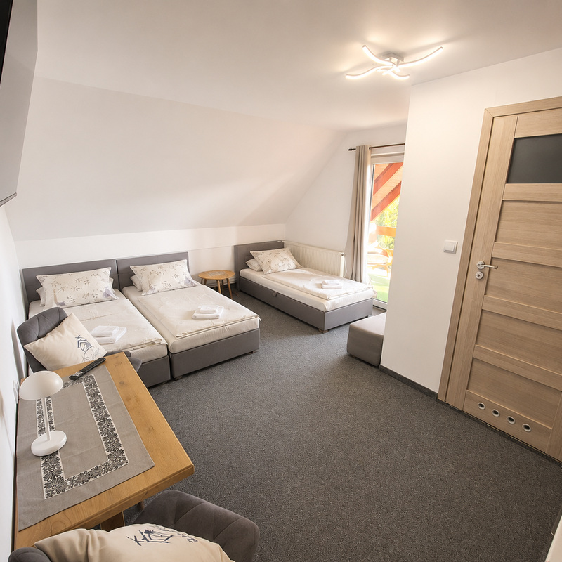 Pokój gościnny nr 2 • 3-osobowy pokoj p26 800x800